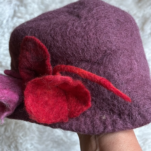 Women’s cute Wool with 3 contrasting florettes winter casual hat, accessories - Picture 9 of 10